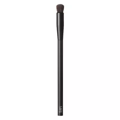 #11 Soft Matte Complete Concealer Brush • £34.57