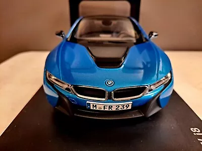 ***ISSUES*** BMW I8 PROTONIC BLUE COLOR IN SCALE 1:18 (DOORS & Glue Stain) • $44