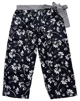 La Blanca Rod Beattie L Swim Cover-Up Capris Featherlight Black Floral Pant • $30