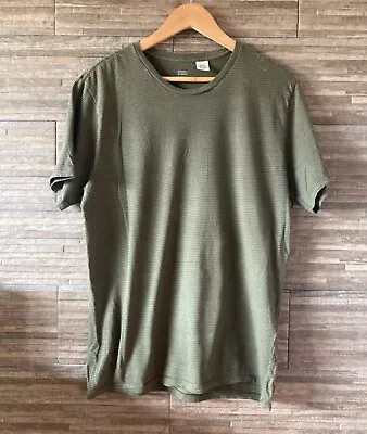 Mens Levis T-shirt Khaki Green Size Large • £0.99
