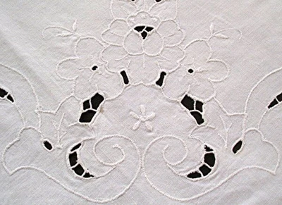 $16.95 • Buy Vtg White Floral Embroidered Linen Tablecloth/topper Cut Work