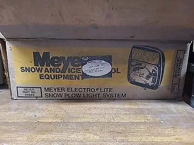 (1) Meyer & Universal Plow Light Driver Or Passenger Side Made By Truck-lite 640 • $90