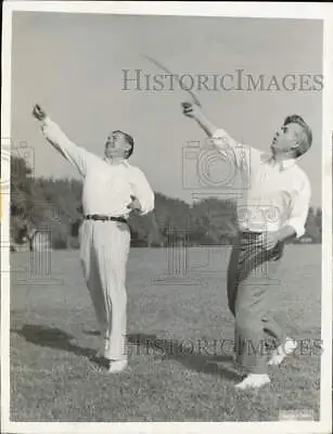 1940 Press Photo Henry A. Wallace And Robert H. Jackson Throwing Boomerangs • $21.99