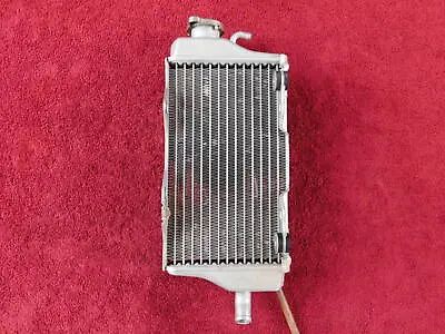 2004 CR125R OEM HONDA RADIATOR Right Side W/Cap Straight! NO LEAKS! '04 CR125 • $105.99