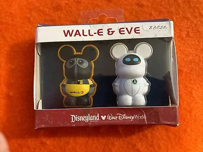 83232     Vinylmation 3D Pins - Wall-E And Eve • $30