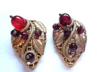 Pair Vintage Signed Gray Kingsburg NY Gold Tone Red Glass Bead Dress Fur Clips • $55