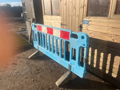 £10 • Buy Plastic Safety Crowd Barriers Crowd Barriers