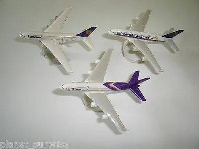 Airbus A380 2010 Model Airplanes Set - Kinder Surprise Plastic Toys Miniatures • $11.99