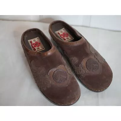 Vintage Lucky Brand Leather Clogs With Embossed Design Women's Size 8 • $40