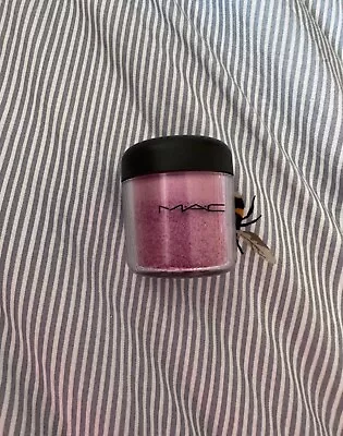 Mac Pigment Eye Colour Powder In Fuchsia  • £15