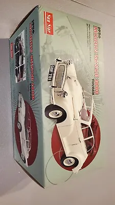 WOW! HUGE 1/12 1956 Morris Minor 1000 Tourer - Sun Star Brand New In Box • $159