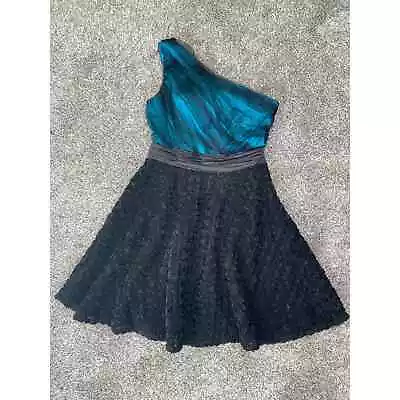 Lace Minuet One Shoulder Dress S • $9