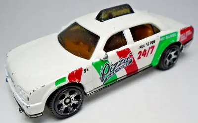 2002 Matchbox Taxi Cab Pizza Delivery White 1:64 Diecast 2 3/4  Car W/ Red Green • $10.99
