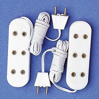 £4.95 • Buy 1/12 The Dolls House Emporium Triple/Three Socket Extensions Pack Of 2 7429