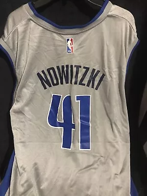 Reebok Dallas Mavericks Dirk Nowitzki Jersey Gray Silver #41 NBA Men's Large • $29