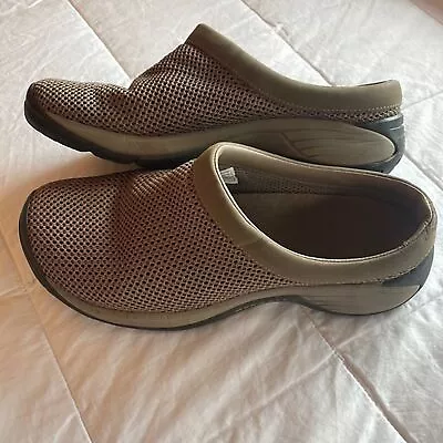 Merrell Womens 7.5 Clogs Encore Breeze Deep Tan Mesh Olive Slip Ons Shoes • $18