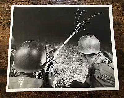 Original WW2 WWII US Army Photo M1919 30 Caliber Machine Gun Crew In Action 1944 • $50