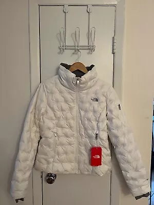 Brand New Women's THE NORTH FACE White Puffer Jacket Size Medium • $175