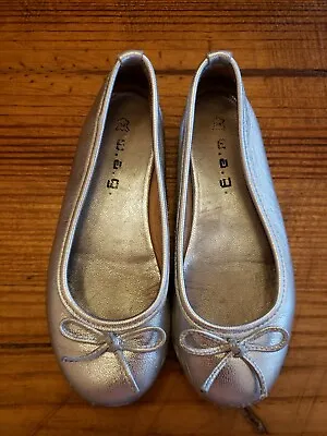 W.A.G. Girls 28/US 11 Leather Ballet Flats Silver • $12