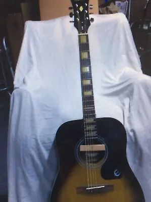 SALE**** Epiphone DR-100-VS Acous/Elect Guitar With Gig Bag Excellent Condition • $199