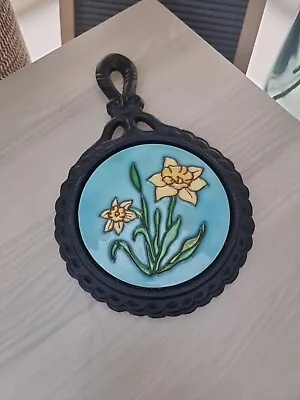 Vintage Cast Iron Circular Black Ceramic Tile Daffodil Blue Kitchen Trivet - 9'' • £9