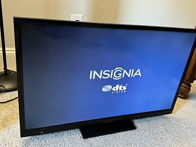 Insignia 32-inch LCD TV. Model NS-32d310na15 • $30