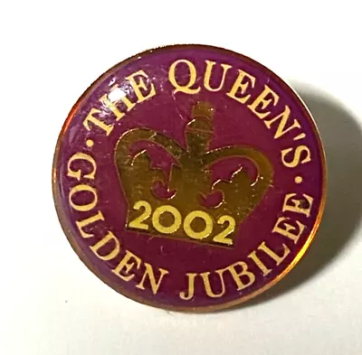 The Queens Golden Jubilee 2002 London Metal Gold Maroon Lapel Pin Badge FreePost • £3.99