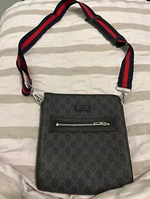 £550 • Buy Gucci Pouch Messenger Mens Black 