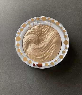 J Cat Cosmetics Baked YGG 102 Twilight Highlighter (new) • $15.99