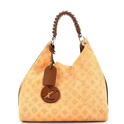 Louis Vuitton Carmel Hobo Mahina Leather Neutral • $2305.50