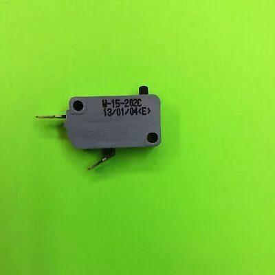 Haier MWG7036RW Microwave Door Switch Pushbutton W-15-202C • $9.25