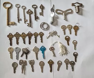 Mixed Lot Of 39 Vintage Antique Keys: Skeleton/Ornate/Clock/Gas: Decor/Crafts • $9.99