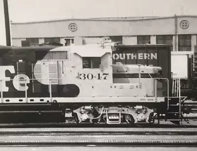 Atchison Topeka & Santa Fe Railway Railroad ATSF #3047 GP20R Electromotive Photo • $16.97