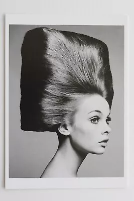 RICHARD AVEDON: Jean Shrimpton Paris 1965 Art Postcard • $5.31