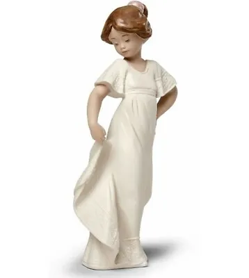 $89.98 • Buy Nao By Lladro Gres How Pretty Brand New In Box #12038 Girl Dress Posing Dancing