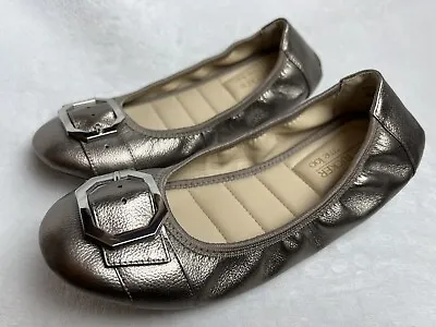 Adam Tucker Me Too Women’s 7 M Ballet Flats Silver Pewter Leather Shoes Great! • $21.99