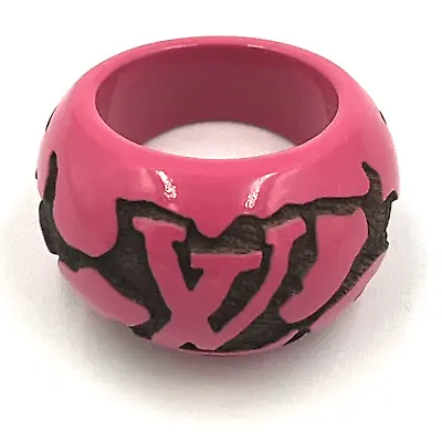 LOUIS VUITTON Berg Leo Monogram Ring Pink And Black LV Logo Wood Size M • £122.71