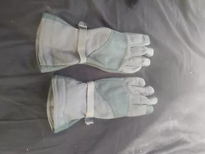 Masley Military Cold Weather Flyers Gloves 70n Cwf Gore-tex Size Medium  • $30