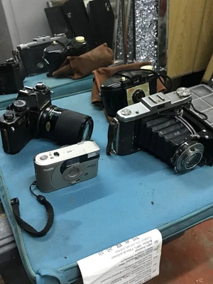 £90 • Buy Old Vintage Cameras All Sold Together A Lovely Set 