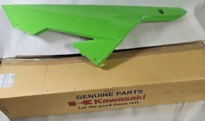 1 NEW 2013 Kawasaki EX 300 Ninja EX300 Bottom Right Belly Faring Body Part OEM • $74.98