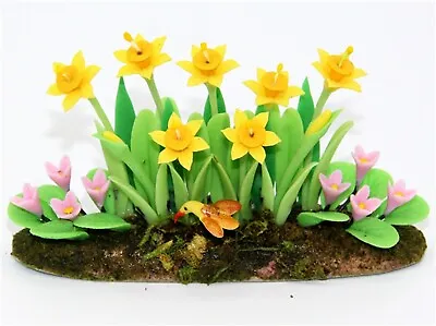 Daffodils In A Garden Flower Bed Tumdee 1:12 Scale Dolls House Miniature L43 • $8.57