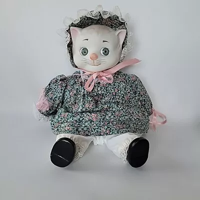 Goebel Dolly Dingle Doll Cat Musical Bette Ball White Face Green Dress Hat 1981 • $44.99