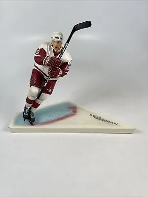 ACTION FIGURE McFARLANE SPORTSPICKS Steve Yzerman #19 NHLPA  Series 1 • $25.01