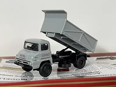 EFE 32802 Thames Trader Short Bulk Tipper London Transport 1/76 OO Gauge Lorry • £12