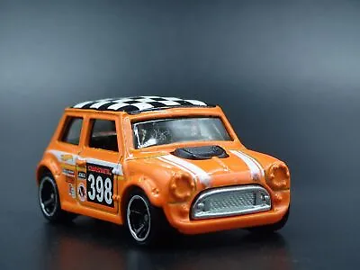 1969-1976 Mini Cooper 1:64 Scale Limited Collectible Diorama Diecast Model Car • $7.99