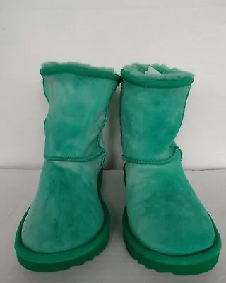 UGG Women's Treadlite Winter Boots Green Suede Sheepskin Stitch  Size 6 • $14.99
