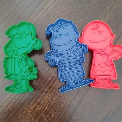 Vintage Cookie Cutter Set 3 Peanuts Charlie Brown Lucy Linus Christmas Hallmark • $9.99