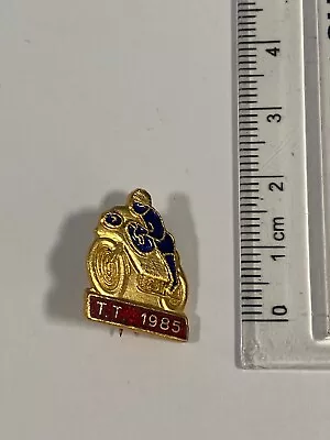 1985 Isle Of Man IOM TT Pin Badge Motorcycle Racing Vintage Original Enamel • £17.95