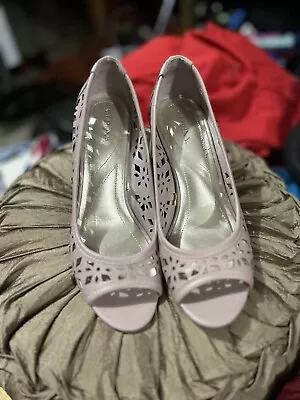 Women’s Shoes Size 6.5 Heels • $4.40