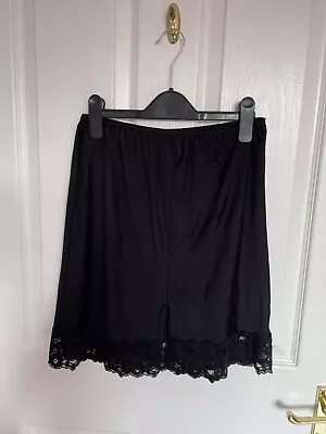 M&S Black Lace Trim Petticoat Slip.  NEW. Size 14. Length 19 Inches. Polyester. • £6.32